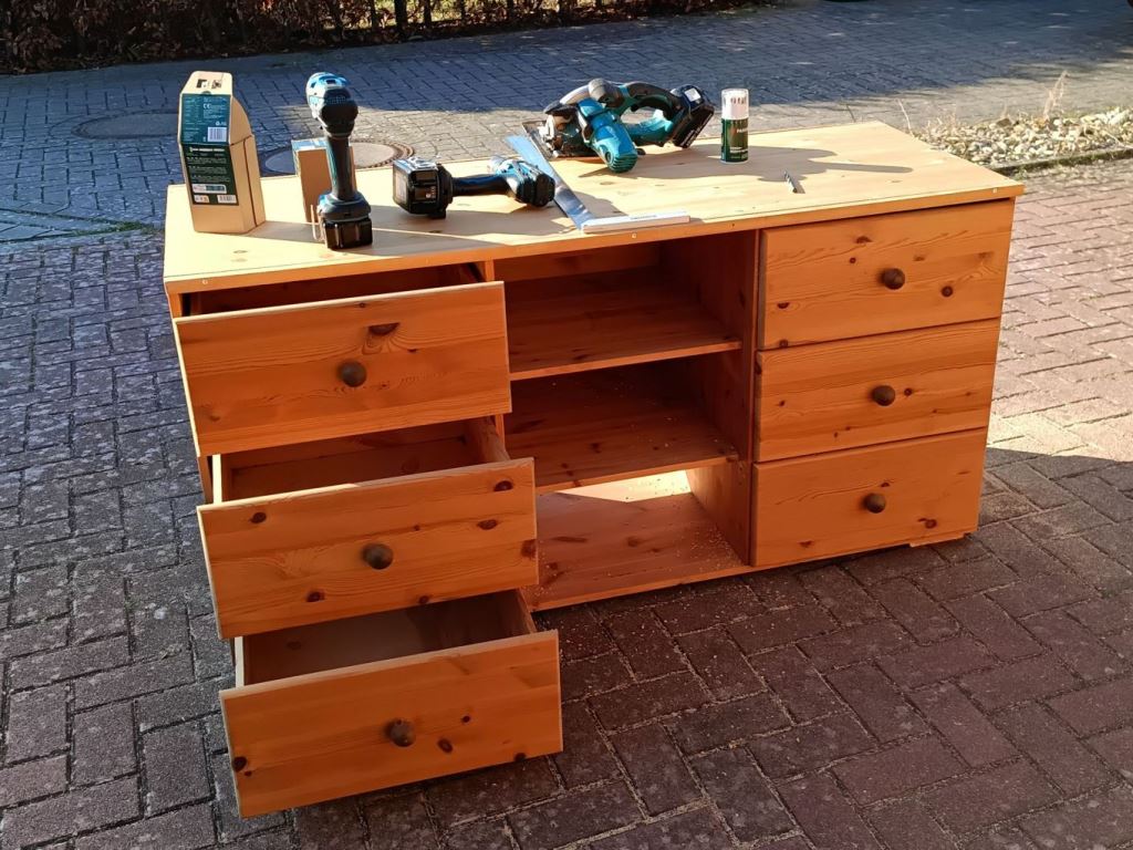 Schrank aus Sperrmüll